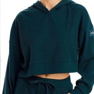 ALO Yoga Women's Ribbed Cropped Hoodie - set